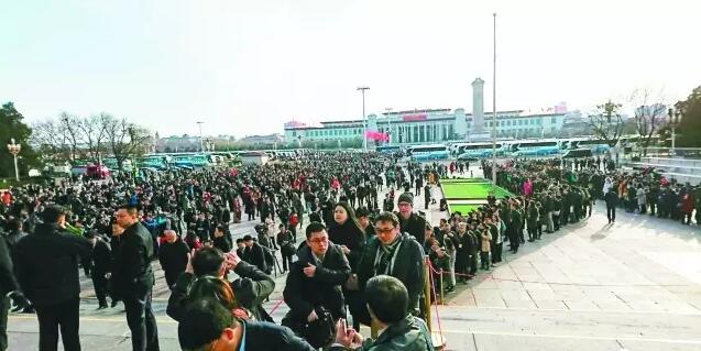 兩會期間警犬配VR 兩會期間警犬配VR